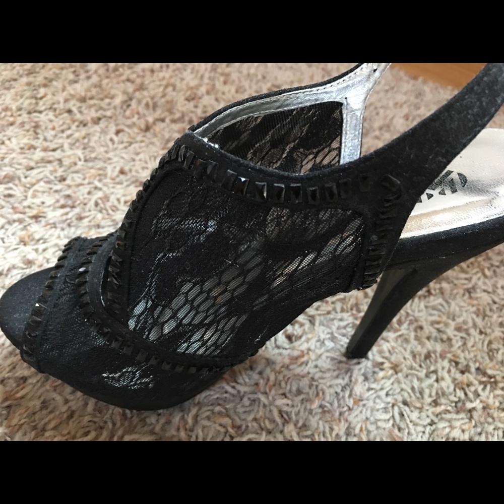 Shoes - Picture 6 of 6